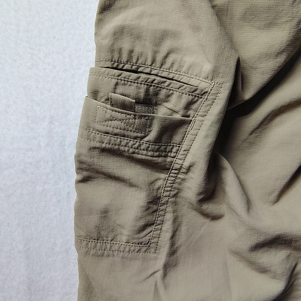 The North Face Mens 32 Khaki Tan Nylon Hiking Cargo‎ Shorts  Regular Fit
